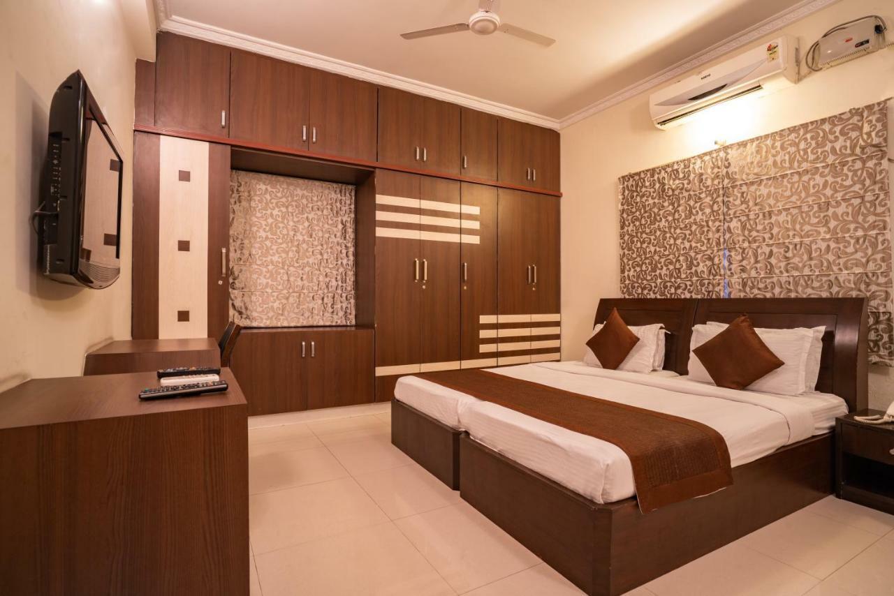 Blueberry Service Apartments Hyderabad Exteriör bild