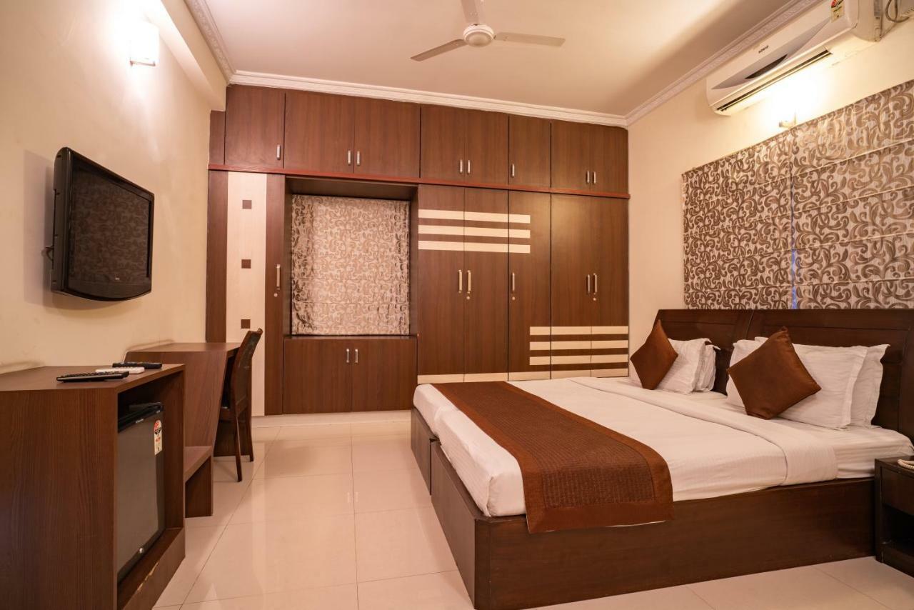 Blueberry Service Apartments Hyderabad Exteriör bild