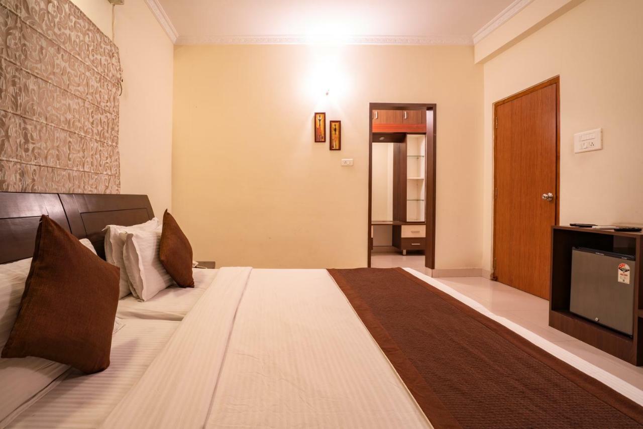 Blueberry Service Apartments Hyderabad Exteriör bild