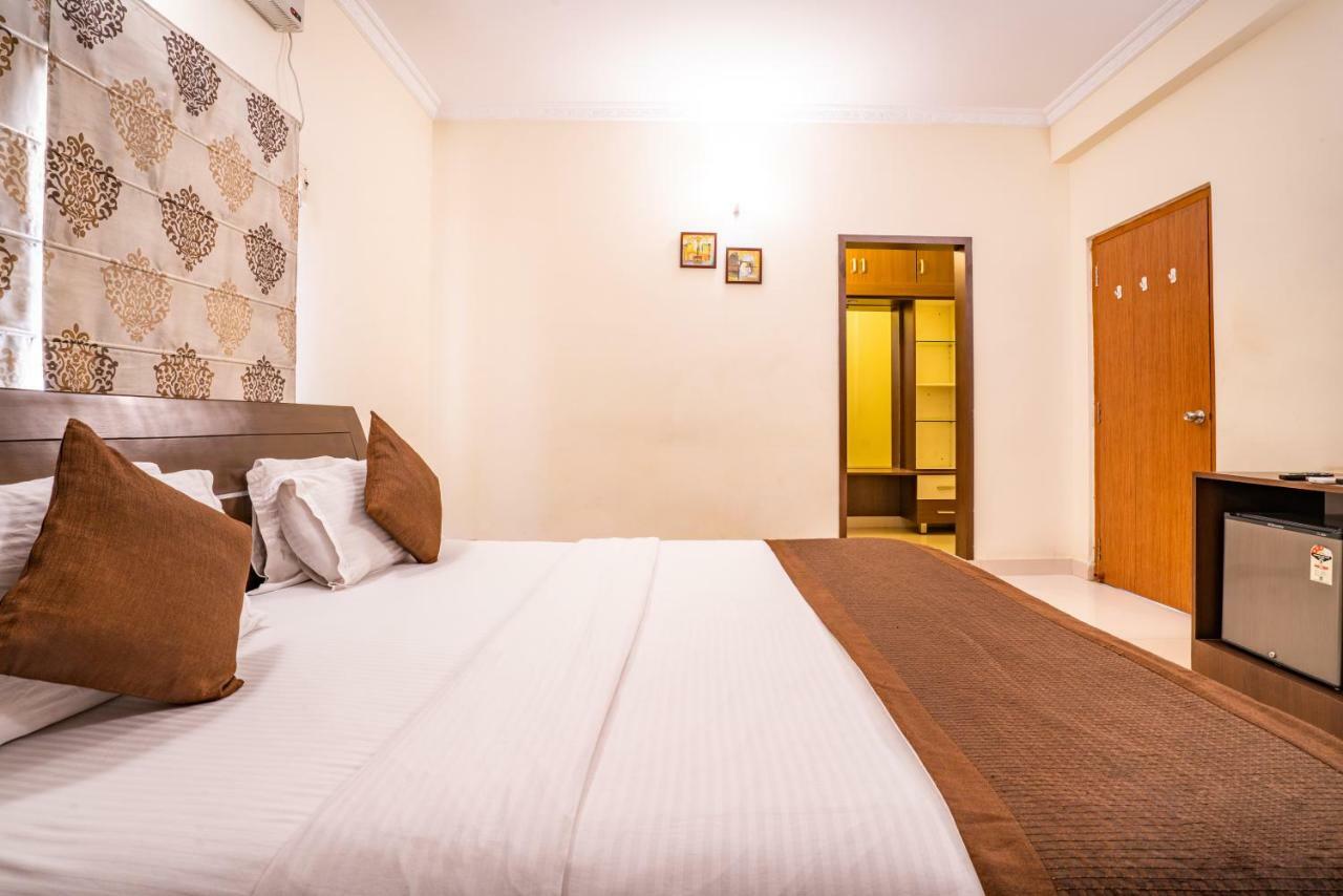 Blueberry Service Apartments Hyderabad Exteriör bild